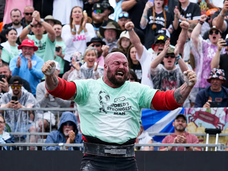 Mitchell Hooper đại diện cho Canada và là cái tên đứng đầu chung cuộc tại SBD World's Strongest Man 2026