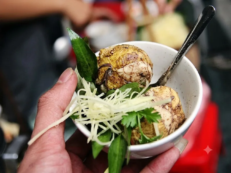 Trứng vịt lộn giàu dinh dưỡng nhưng không phải là thuốc bổ hay thực phẩm có thể thay thế chế độ ăn khoa học.