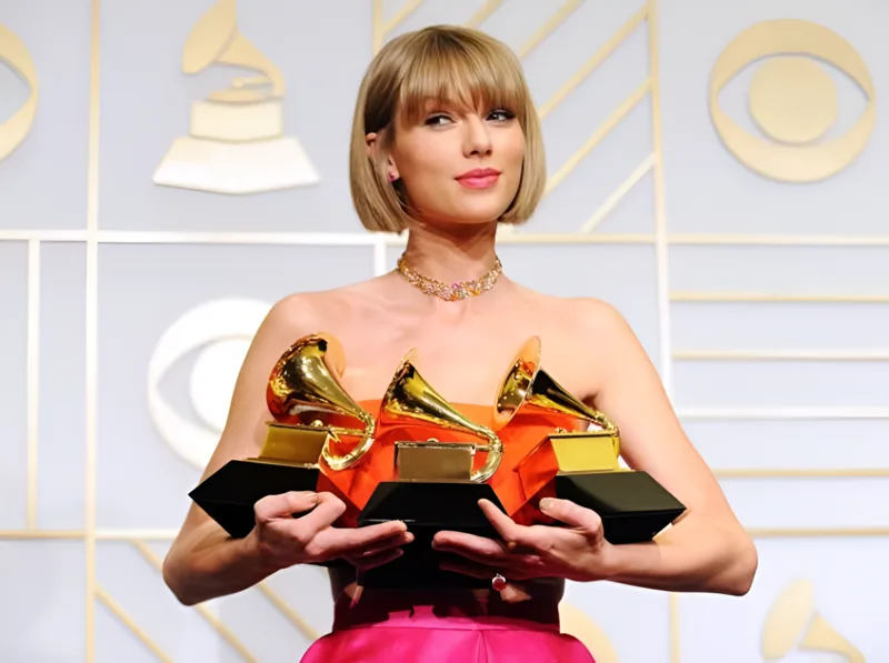 Taylor Swift tạo dấu ấn toàn cầu qua Grammy, The Eras Tour và những sân khấu biểu diễn quy mô lớn.